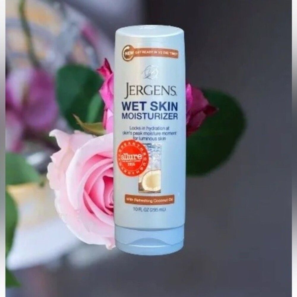 Jergens Wet Skin Body Moisturizer With Refreshing Coconut Oil, 10 Fl Oz Pack of